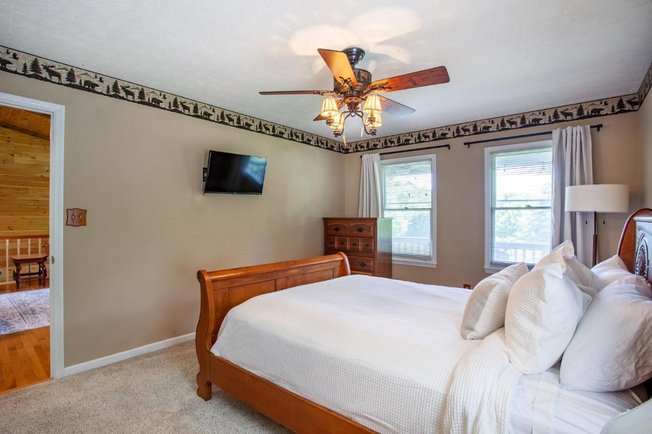 Ole Smoky Bnb - Game Room, Hot Tub, Mtn Views! Pigeon Forge Exterior photo