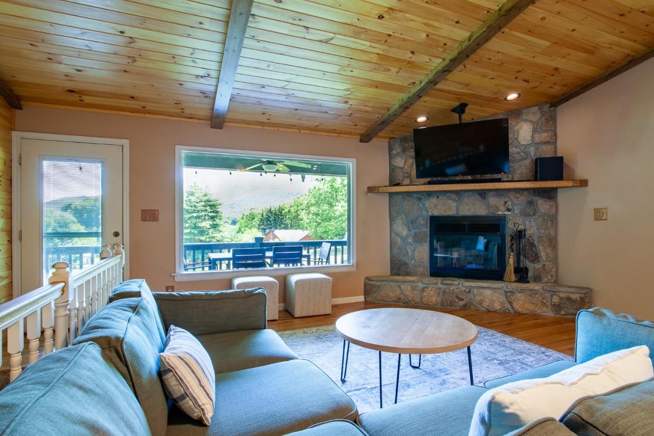 Ole Smoky Bnb - Game Room, Hot Tub, Mtn Views! Pigeon Forge Exterior photo