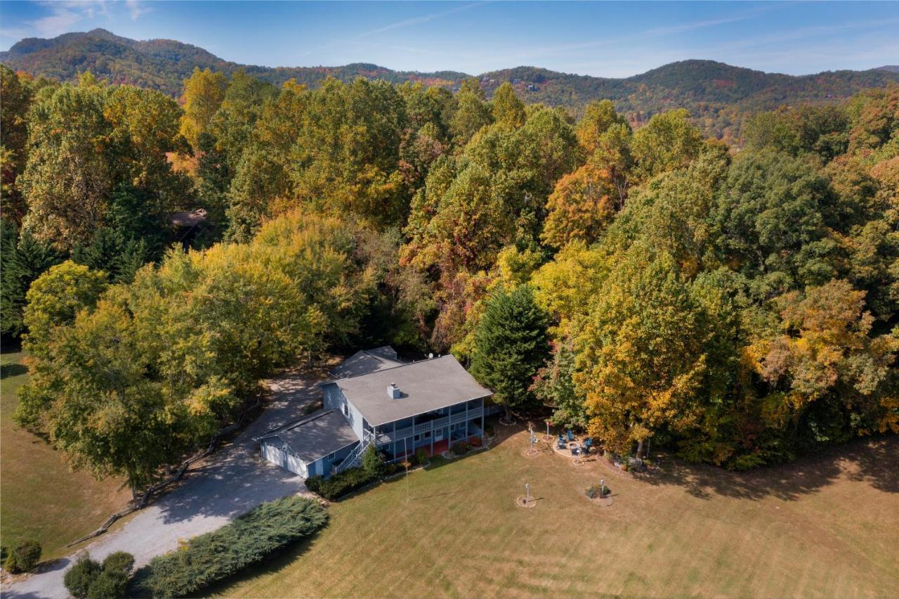 Ole Smoky Bnb - Game Room, Hot Tub, Mtn Views! Pigeon Forge Exterior photo