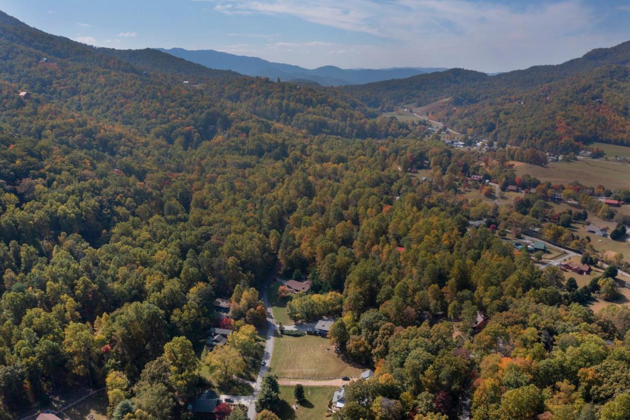 Ole Smoky Bnb - Game Room, Hot Tub, Mtn Views! Pigeon Forge Exterior photo