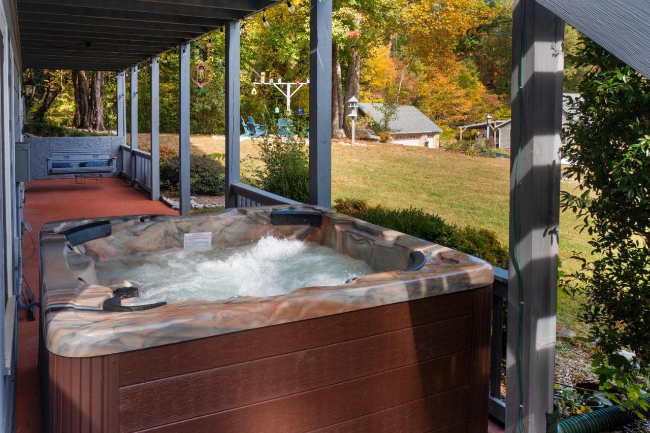 Ole Smoky Bnb - Game Room, Hot Tub, Mtn Views! Pigeon Forge Exterior photo